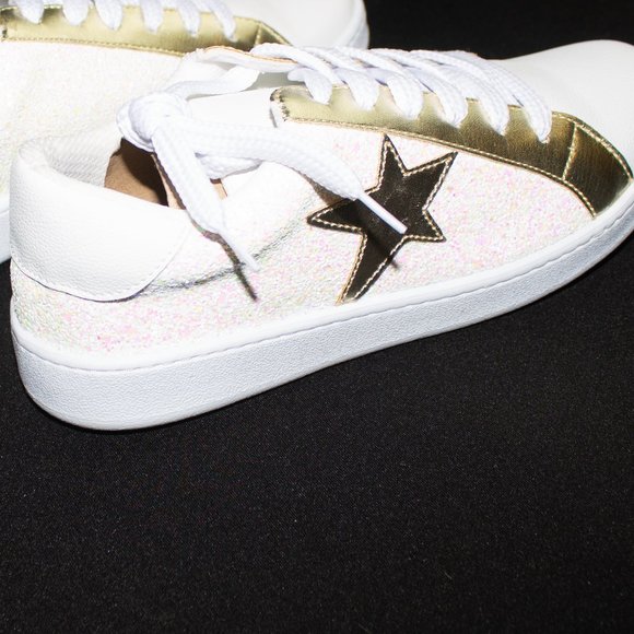 White Sneaker - Picture 4 of 10